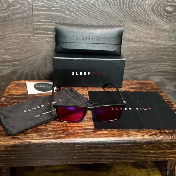 SleepTint Night Glasses, Artificial Light Blocking Glasses. New in Box! main image 12